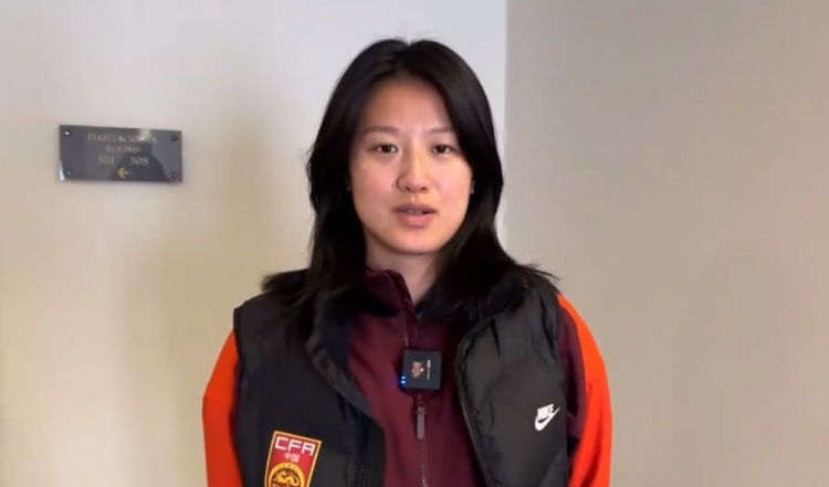 汪琳琳：范迪克是我的偶像和目標(biāo)，希望變成他那樣全面的中后衛(wèi)