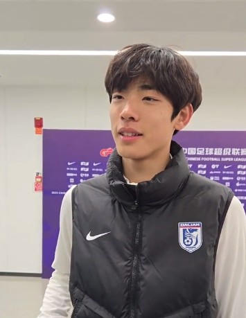 國青歸來上演中超首秀，朱鵬宇：感覺很好，場上大哥們很支持我