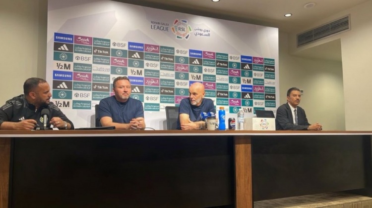 皮奧利：球隊(duì)并未因推遲開球而受影響，利雅得勝利配得上勝利
