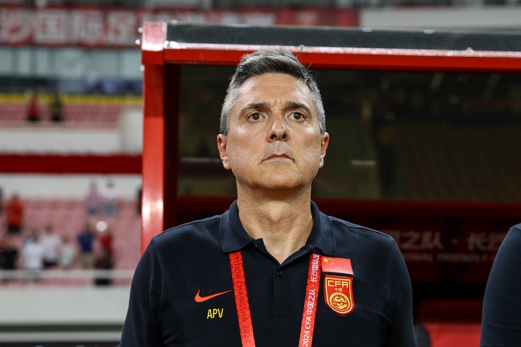 媒體人：U22防守不錯但進(jìn)攻還存在不小的問題，安東尼奧太過保守