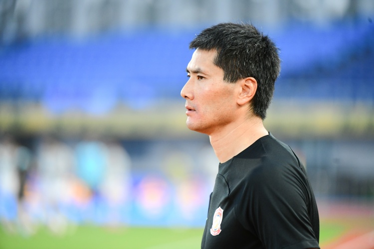 記者：中超“青島德比”今天下午上演，兩隊均將排出五外援陣容